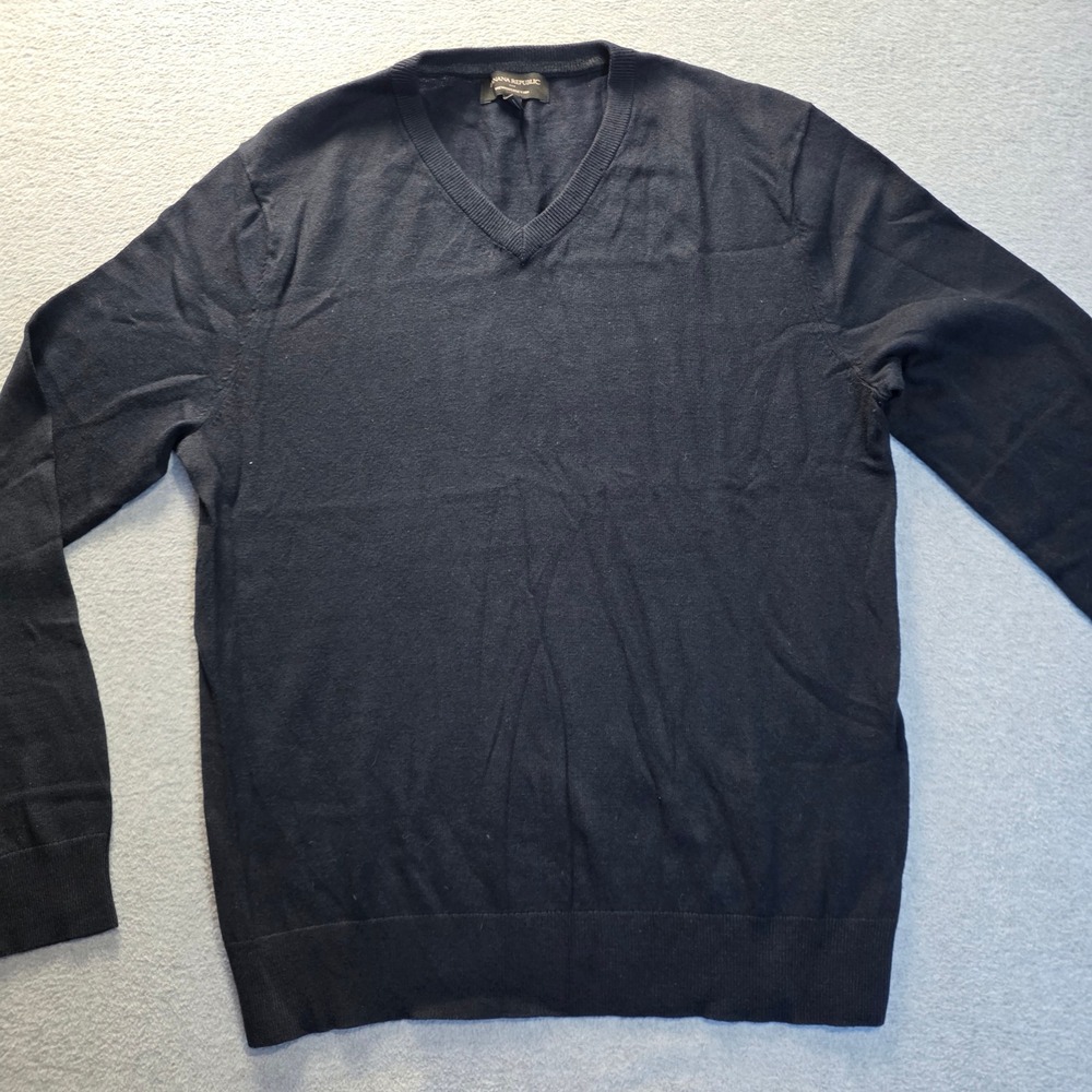 Banana Republic V Neck Pullover Sweater Mens M Navy Blue Premium Luxe Yarn VTG